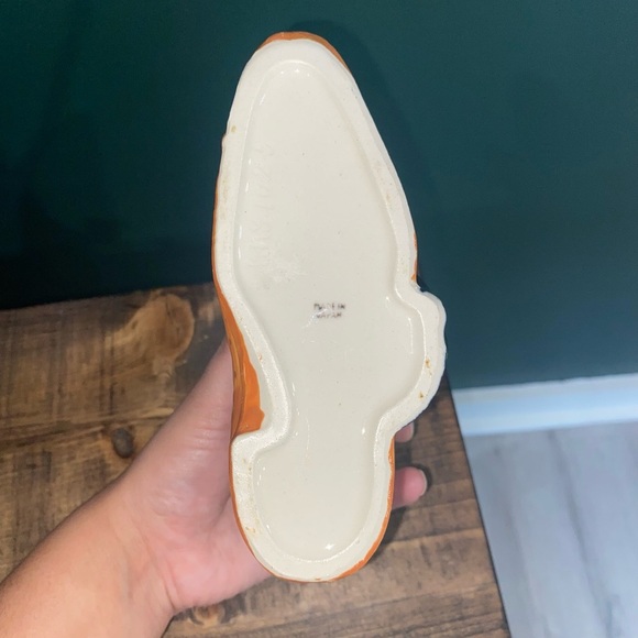 Vintage Shawnee Pottery Planter - Picture 4 of 7